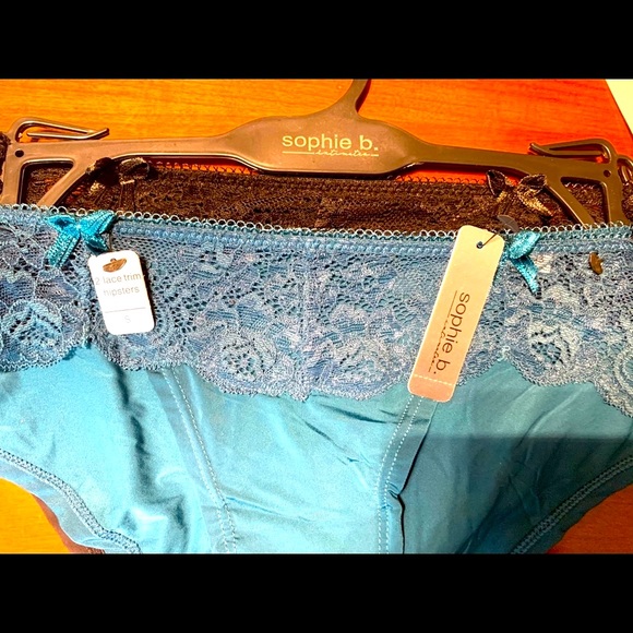 Bundle of 2 beautiful laced panties black & petroleum blue colors US Small NWT - Picture 6 of 8